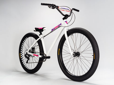 Bomma Thrust White